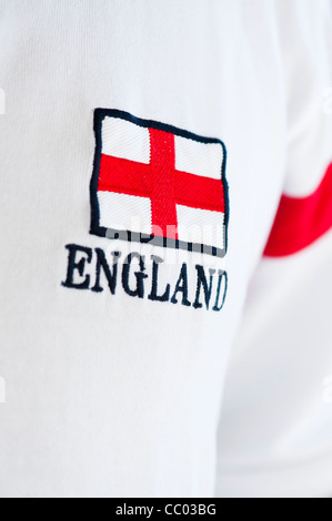 Logo drapeau angleterre sur une chemise. Croix de Saint George Banque D'Images