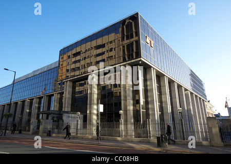 Financial times un bâtiment du siège de Southwark Bridge London England UK Royaume-Uni acheté par M&G immobilier dans 2018 tôt pour être administré par wpp Banque D'Images