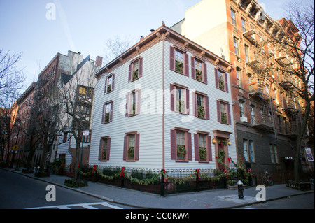 Maison historique sur Grove Street dans le quartier de West Village de New York Banque D'Images