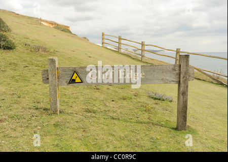 Panneau disant falaise sur seaford head East Sussex près de sept sœurs et Beachy Head Banque D'Images