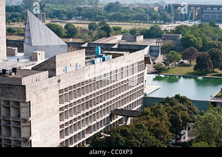 Bâtiment de l'Assemblée, Capitol Complex, par Le Corbusier, Chandigarh, Inde Banque D'Images