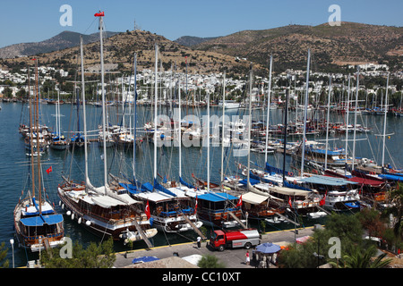 Vue du château de Saint Pierre, Bodrum, Turquie du secteur du port Banque D'Images