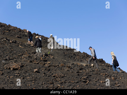 Le volcan de Samara, sentiers approche pour le Mont Teide, Tenerife. Ascedning le petit volcan du Mont Samara. Banque D'Images