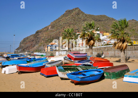 Port de San Andes et plage de Teresitas de la partie nord-est de Tenerife, dans les îles Canaries Banque D'Images