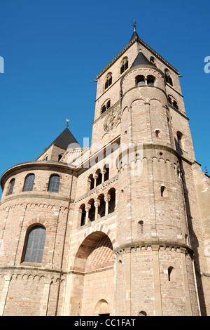 La Cathédrale de Trèves ou Dom Saint-Pierre est la plus ancienne église de l'Allemagne. Banque D'Images