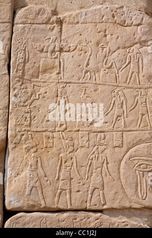 Au secours le Temple Romain de Deir el-Hagar, Dakhla Oasis, Désert occidental de l'Égypte Banque D'Images