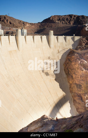 Hoover Dam et le Lac Mead près de Boulder City, Nevada Banque D'Images