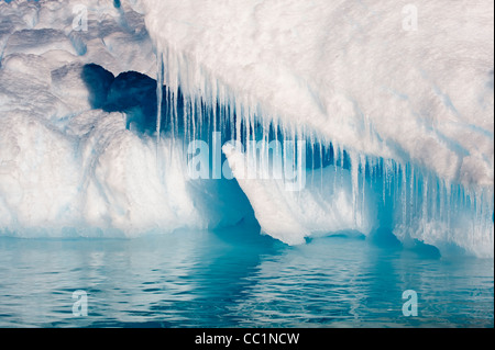 Stalactites de glace, mer de Weddell, l'Antarctique Banque D'Images