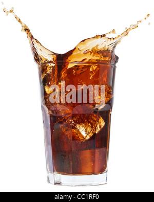 Ice Cube en verre et droped cola cola splashing Banque D'Images