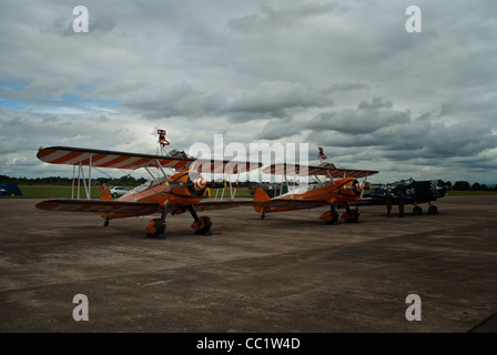 Boeing Stearman Breitling, l'équipe de démonstration de la marche de l'aile Banque D'Images