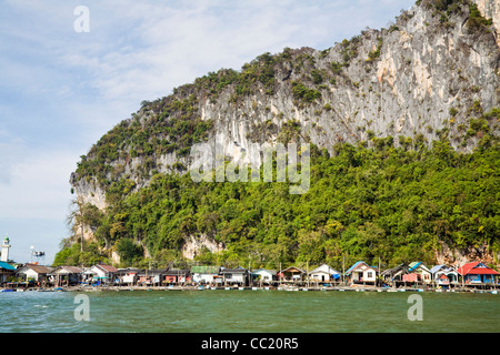 Le village de pêcheurs musulmans de Ko Panyi. Ko Panyi, la baie de Phang-Nga, en Thaïlande Banque D'Images