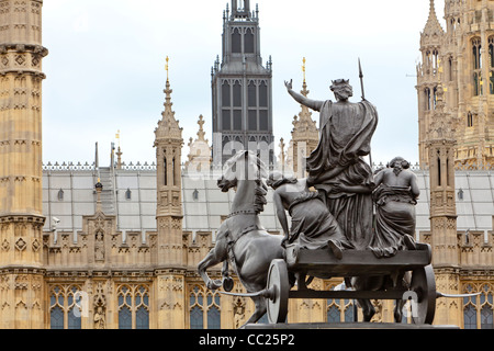 Statue Boadicea à Westminster Bridge, Londres, Angleterre. Banque D'Images