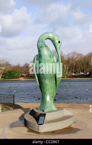 Sculpture Isis par Simon Gudgeon dans Hyde Park, London, England, UK Banque D'Images