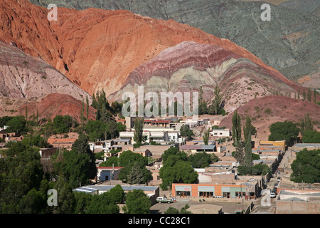 Vue sur le village, province de Jujuy Purmamarca, Argentine Banque D'Images