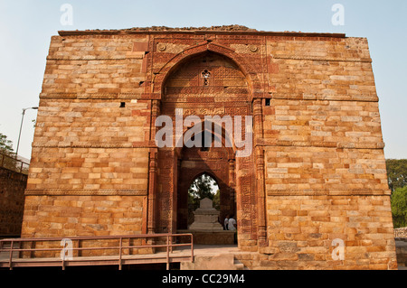 Tombe d'Iltutmish, Qutb Minar Complex, New Delhi, Inde Banque D'Images