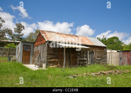 Ancien hangar en étain et en bois dans le village de sofala, autrefois une ville de boom aurifère australienne, nsw, Australie Banque D'Images