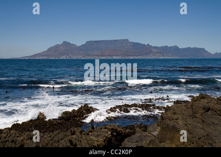 Une vue sur la Montagne de la table de l'île de Robyn, Cape Town Banque D'Images