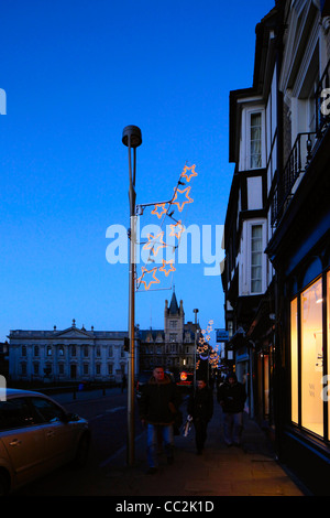 Les lumières de Noël King's Parade Cambridge en Angleterre Banque D'Images