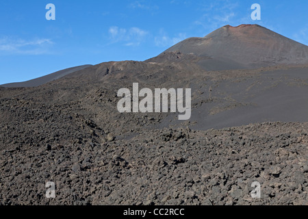 Stream de lave près de l'Etna, Sicile, Italie Banque D'Images