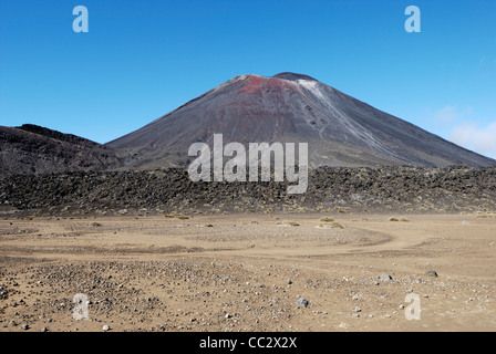 Le mont ngauruhoe vu du cratère du sud. site du patrimoine mondial, le parc national de Tongariro, Nouvelle-Zélande Banque D'Images