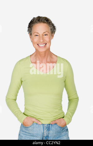 Studio portrait of senior woman Banque D'Images