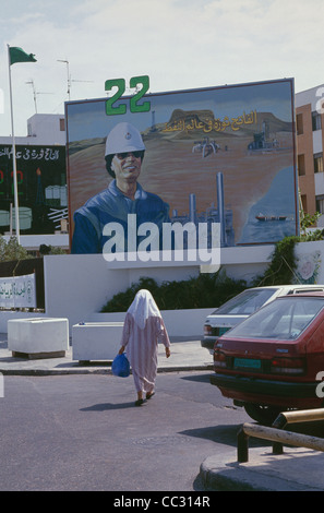 Un panneau à Tripoli Kadhafi célèbre ses 22 ans au pouvoir, à proximité du centre-ville. Banque D'Images