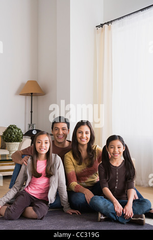 USA, Californie, Los Angeles, Portrait de famille avec deux filles (8-9, 10-11) Banque D'Images