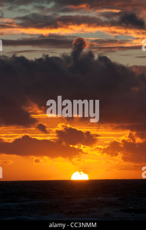 Coucher du soleil sur mer, Blackpool, Angleterre, Royaume-Uni, Europe Banque D'Images