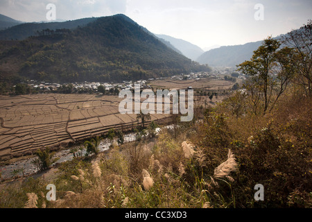 L'Inde, de l'Arunachal Pradesh, Yazali Valley, champs agricoles sur un Ranganadi plaine inondable de la rivière Banque D'Images