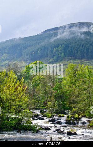 Chutes de Dochart sont située sur la rivière Dochart à Killin dans Stirling (officiellement dans le Perthshire),Loch Tay, Ecosse Banque D'Images