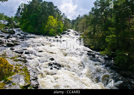 Chutes de Dochart sont située sur la rivière Dochart à Killin dans Stirling (officiellement dans le Perthshire),Loch Tay, Ecosse Banque D'Images