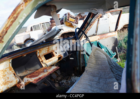 Rusty, voiture abandonnée, Koolnalda Homestead, plaine du Nullarbor, Parc National de Nullarbor, Australie du Sud, Australie Banque D'Images