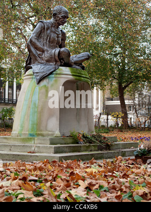 Statue de Gandhi. Tavistock Square, Bloomsbury, London, England, UK Banque D'Images