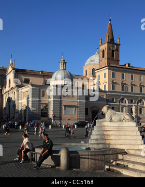 L'Italie, Lazio, Rome, Piazza del Popolo, l'église Santa Maria del Popolo, Banque D'Images