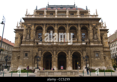 Magyar Allami Operahaz l'Opéra d'État hongrois le long de Andrassy ut Budapest Hongrie Europe Banque D'Images