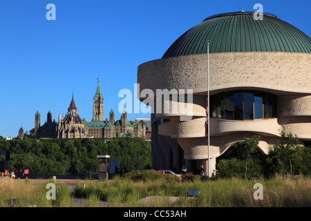 Canada, Québec, Gatineau, le Musée canadien des civilisations, Ottawa le Parlement en arrière-plan, Banque D'Images