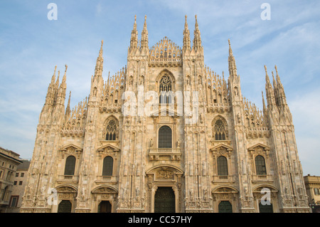 Duomo de Milan la cathédrale de Milan à Piazza del Duomo Milan Lombardie Italie Europe Banque D'Images