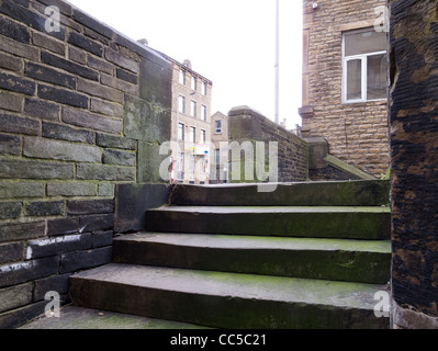 La dégradation du milieu urbain dans la région de Bradford - La zone autour de l'ancien moulin d'usines Banque D'Images