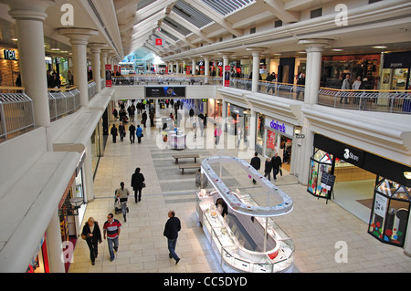 Intérieur du centre commercial Metro, Gateshead, Tyne et Wear, Angleterre, Royaume-Uni Banque D'Images