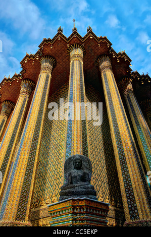 Phra Mondop (bibliothèque) maisons écritures bouddhistes au temple du Bouddha d'Émeraude (Wat Phra Kaew), Bangkok, Thaïlande. Banque D'Images
