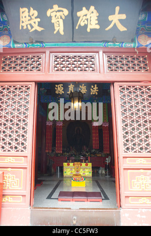 Grand Hall, Fa Yuan Temple, Beijing, Chine Banque D'Images