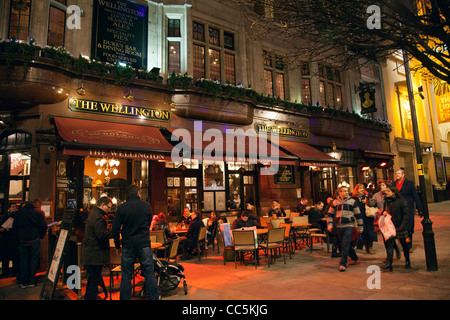 Wellington Pub sur le Strand à Londres - Royaume-Uni Banque D'Images