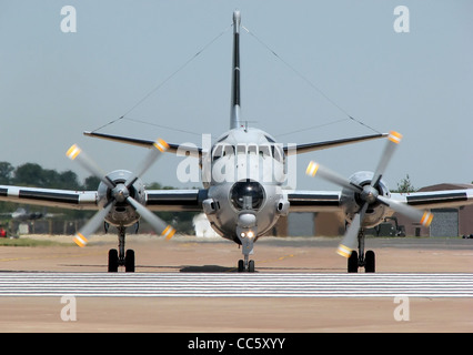 Le Breguet Atlantic Br.1150 (code 16) est un avion de patrouille maritime de la marine française, exposé au Royal International Air Tattoo de la RAF Fairford, dans le Gloucestershire. Il est conçu pour la reconnaissance et la guerre anti-sous-marine. Banque D'Images