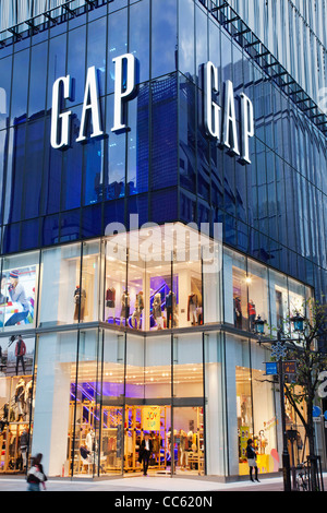 Japon, Tokyo, Ginza, Gap Store, architecte huit Inc. Banque D'Images