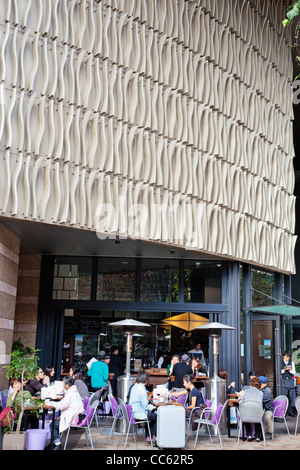 Japon, Tokyo, Marunouchi, Marunouchi Brick Square, Rue Nakadori complexe commercial, restaurants en plein air Banque D'Images