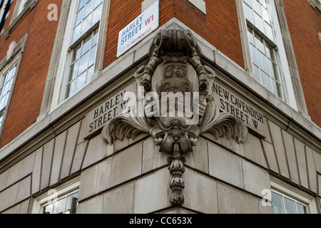 Le coin de Harley Street et New Cavendish Street dans Marylebone, Londres Banque D'Images