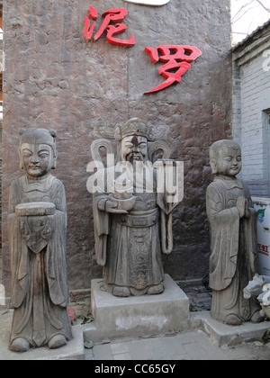 Le dieu de la richesse et disciple de statues, 798 Art Zone, Beijing, Chine Banque D'Images