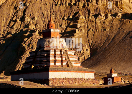 Stupas de Tholing Zada, près de la forêt d'argile, Ngari, Tibet, Chine Banque D'Images