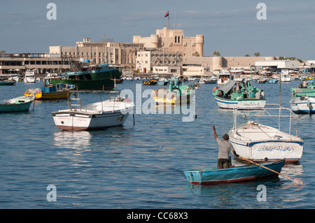 Fort Qait Bey et le port est, Alexandria, Egypte Banque D'Images