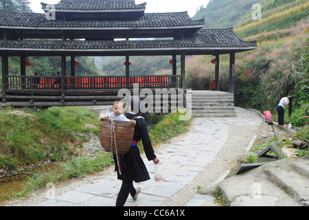 Huangluo Yao Village, Longsheng, Guilin, Guangxi, Chine Banque D'Images